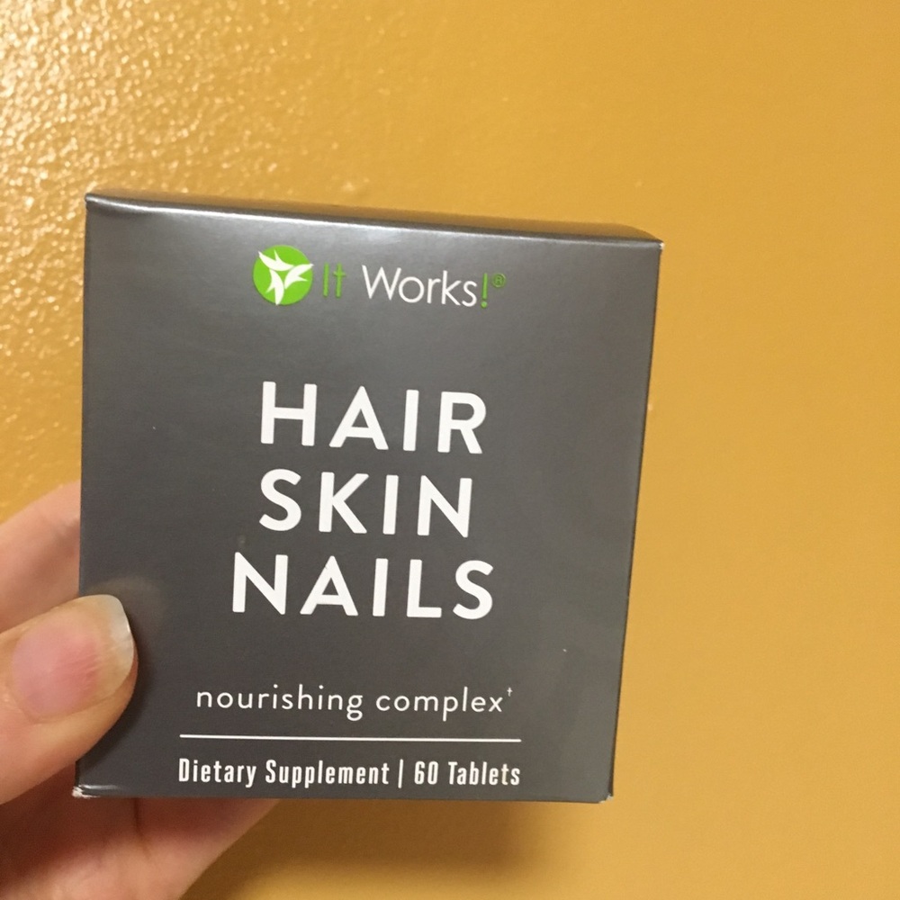 IT WORKS  hair skin and nails supplement